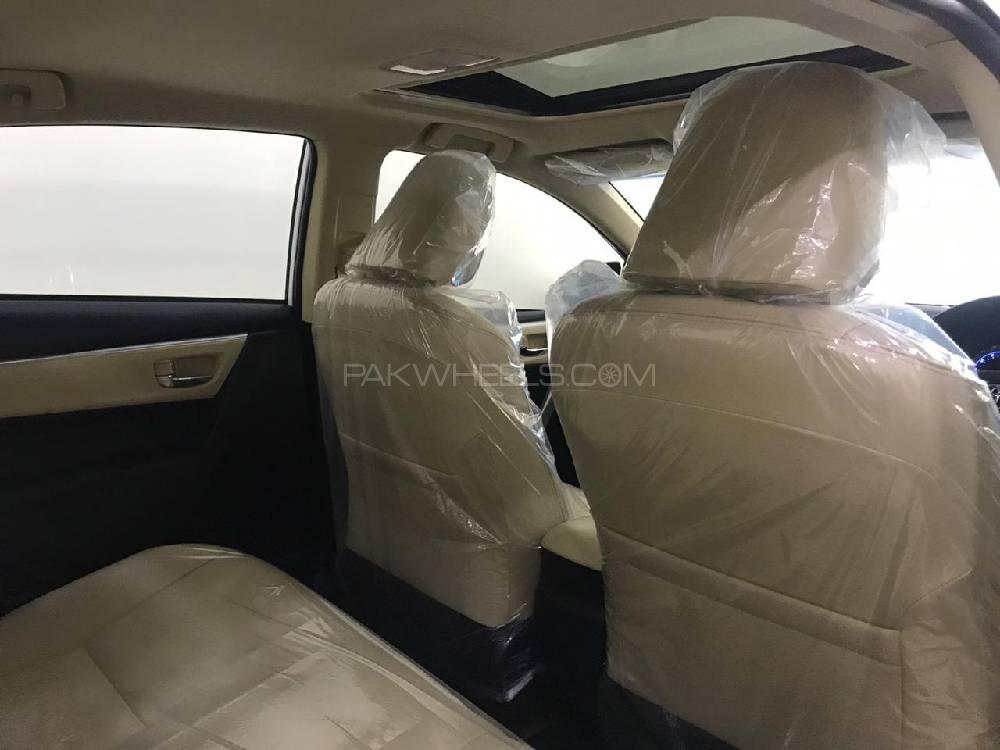 Toyota Corolla 2018 for Sale in Karachi Toyota Corolla 2018 for Sale in Karachi Image-12