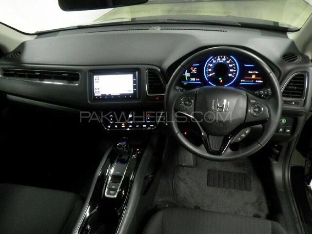 Honda Vezel 2014 for Sale in Lahore Honda Vezel 2014 for Sale in Lahore Image-10