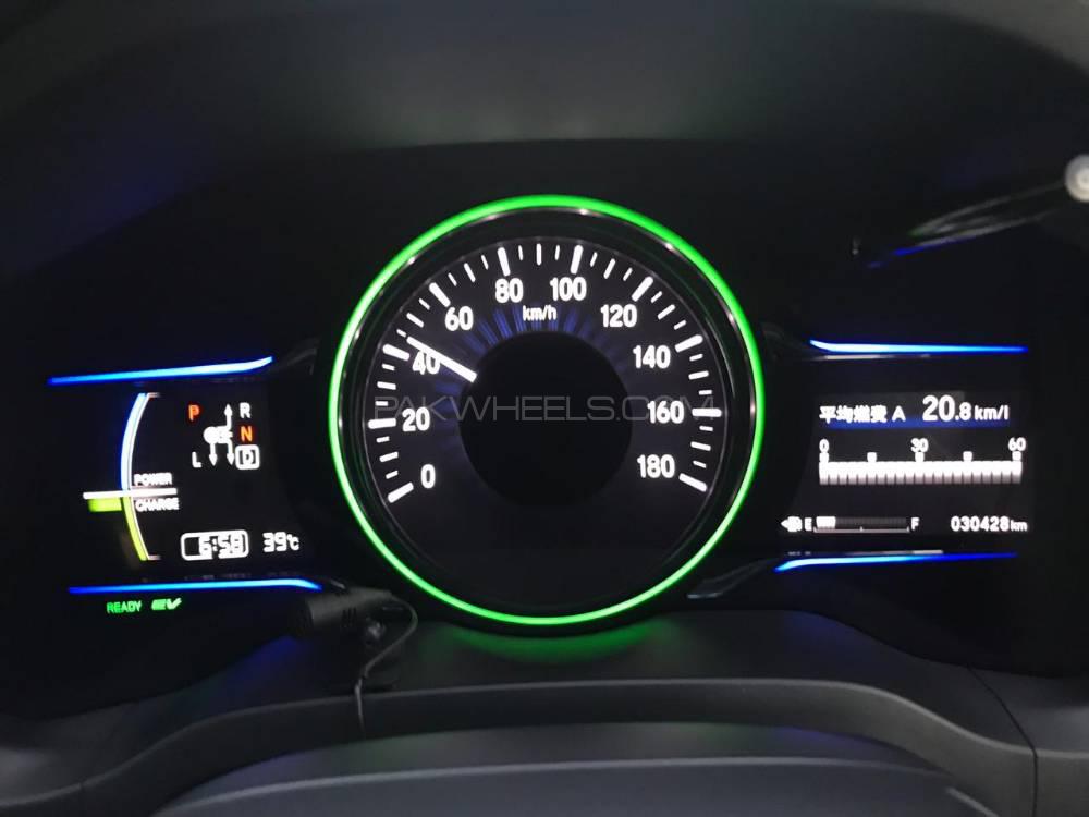 Honda Vezel 2014 for Sale in Lahore Honda Vezel 2014 for Sale in Lahore Image-13