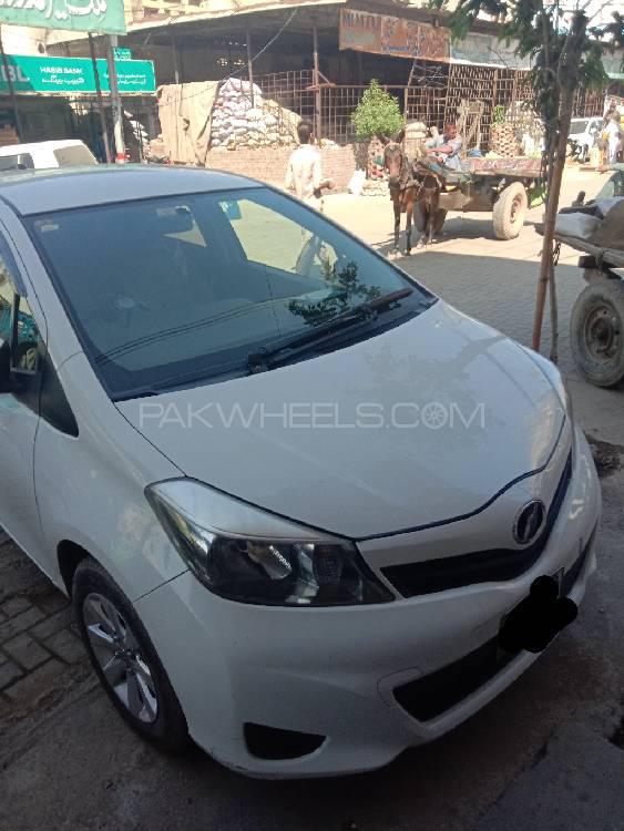 Toyota Vitz 2013 for Sale in Sargodha Toyota Vitz 2013 for Sale in Sargodha Image-2