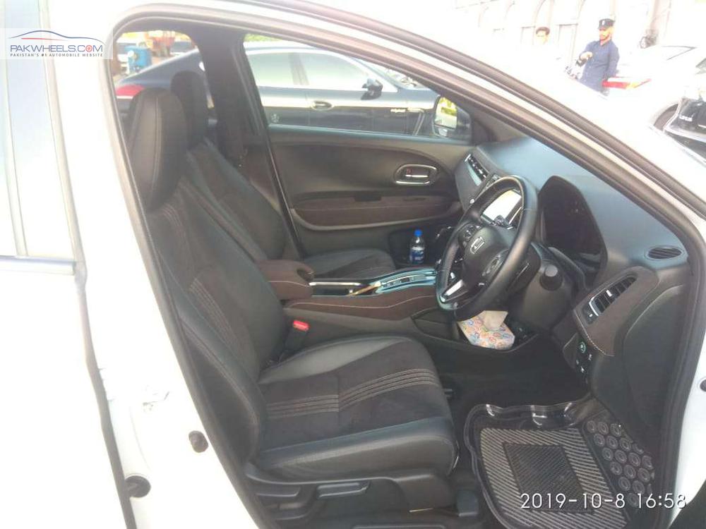 Honda Vezel 2018 for Sale in Lahore Honda Vezel 2018 for Sale in Lahore Image-9