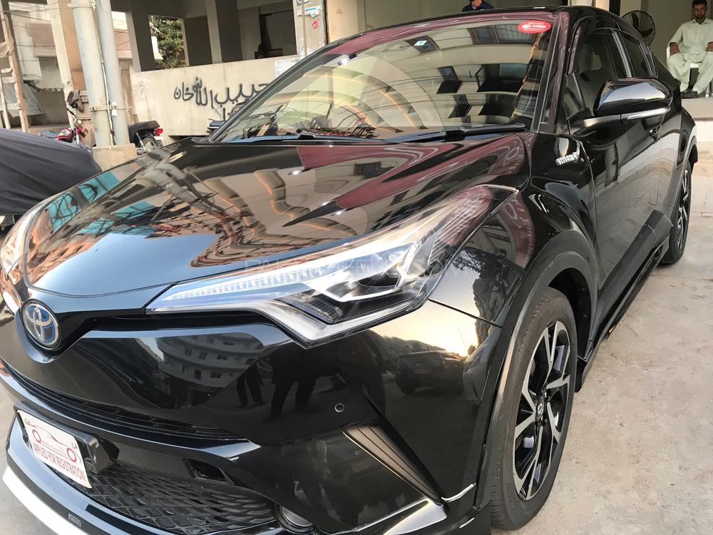 Toyota C-HR 2017 for Sale in Karachi Toyota C-HR 2017 for Sale in Karachi Image-3