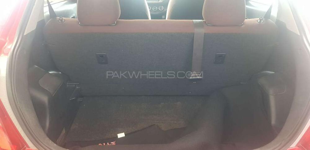 Toyota Vitz 2011 for Sale in Peshawar Toyota Vitz 2011 for Sale in Peshawar Image-3