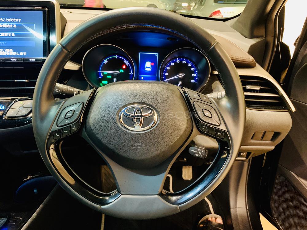 ٹویوٹا سی-ایچ آر 2018 for Sale in لاہور ٹویوٹا سی-ایچ آر 2018 for Sale in لاہور Image-5