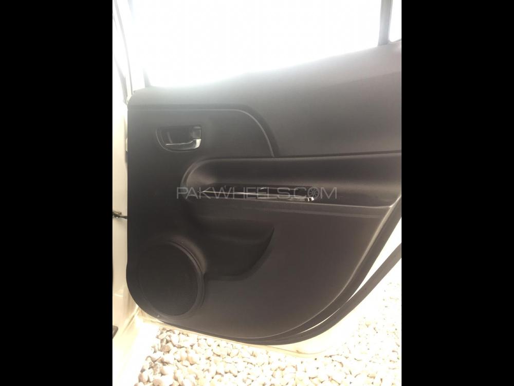 Toyota Aqua 2015 for Sale in Peshawar Toyota Aqua 2015 for Sale in Peshawar Image-16