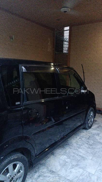 Daihatsu Move 2006 for Sale in Lahore Daihatsu Move 2006 for Sale in Lahore Image-8