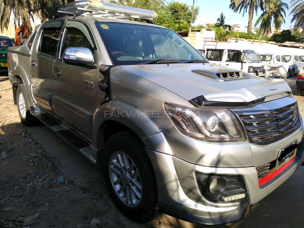 Toyota Hilux 2013 for Sale in Karachi Toyota Hilux 2013 for Sale in Karachi Image-3