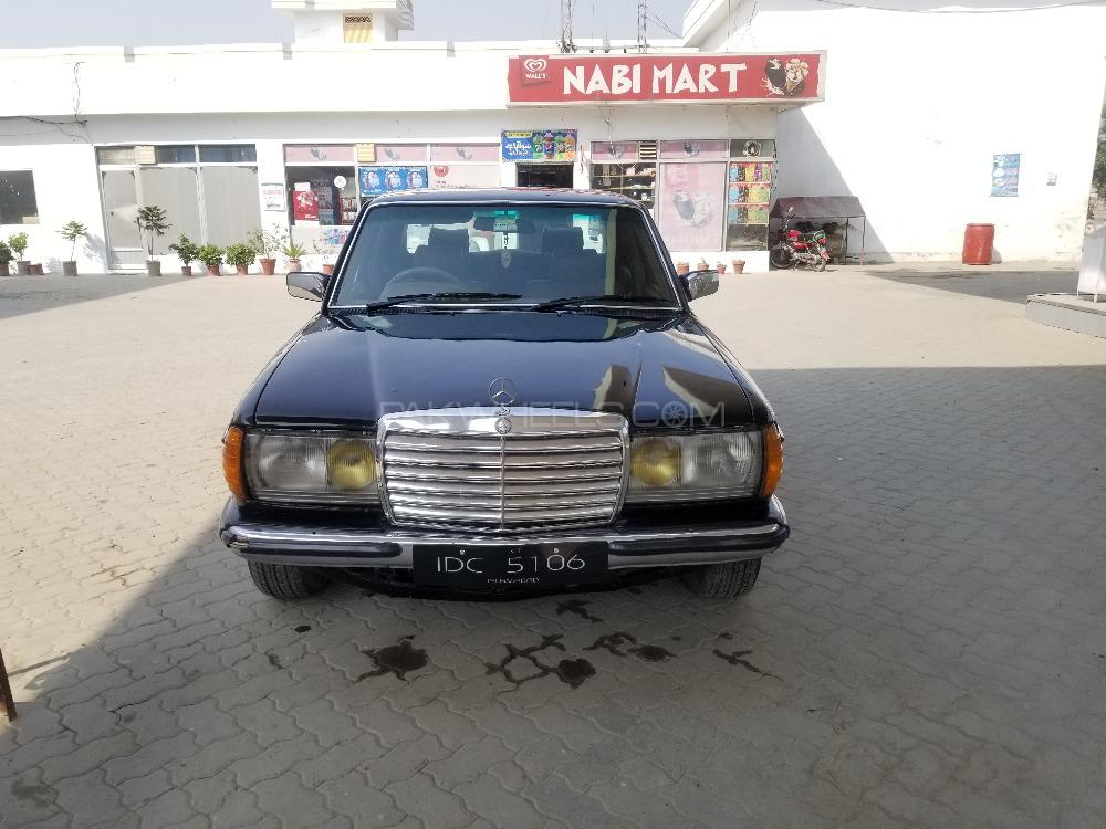 Mercedes Benz 200 D 1982 for Sale in Swabi Mercedes Benz 200 D 1982 for Sale in Swabi Image-2