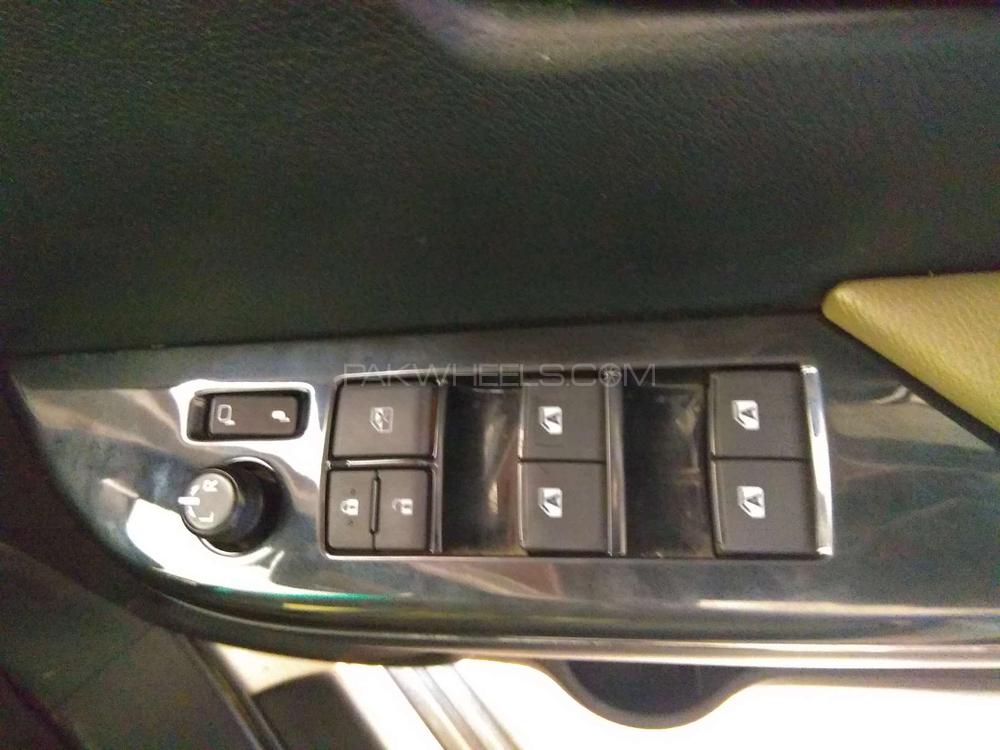 Toyota Hilux 2018 for Sale in Lahore Toyota Hilux 2018 for Sale in Lahore Image-7