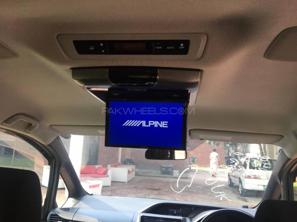 Toyota Voxy 2014 for Sale in Lahore Toyota Voxy 2014 for Sale in Lahore Image-6