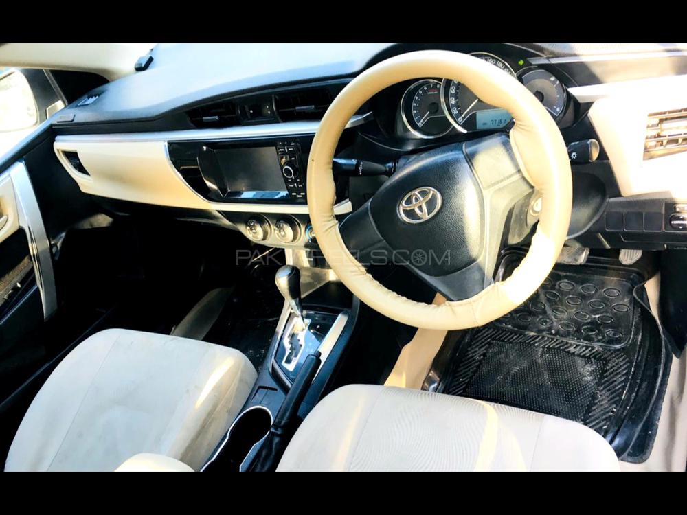 Toyota Corolla 2015 for Sale in Lahore Toyota Corolla 2015 for Sale in Lahore Image-2