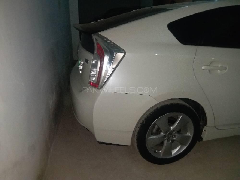 Toyota Prius 2013 for Sale in Peshawar Toyota Prius 2013 for Sale in Peshawar Image-4