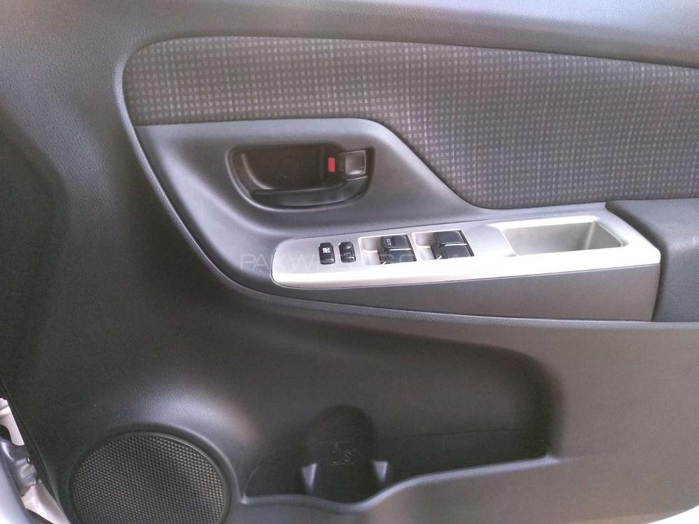 Toyota Vitz 2014 for Sale in Karachi Toyota Vitz 2014 for Sale in Karachi Image-10