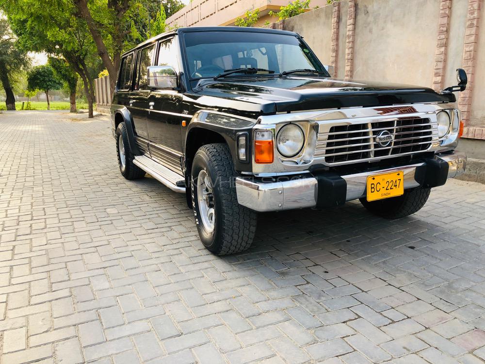 Nissan Patrol 1990 for Sale in Pir mahal Image-1