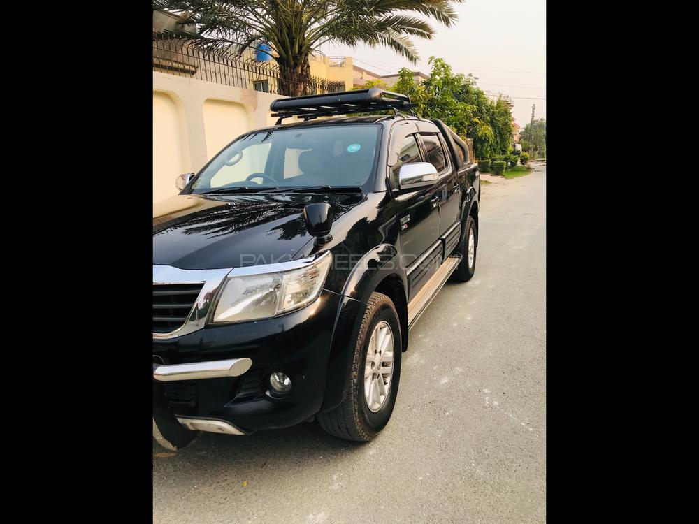Toyota Hilux 2016 for Sale in Lahore Toyota Hilux 2016 for Sale in Lahore Image-4