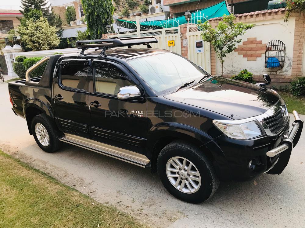 Toyota Hilux 2016 for Sale in Lahore Toyota Hilux 2016 for Sale in Lahore Image-2