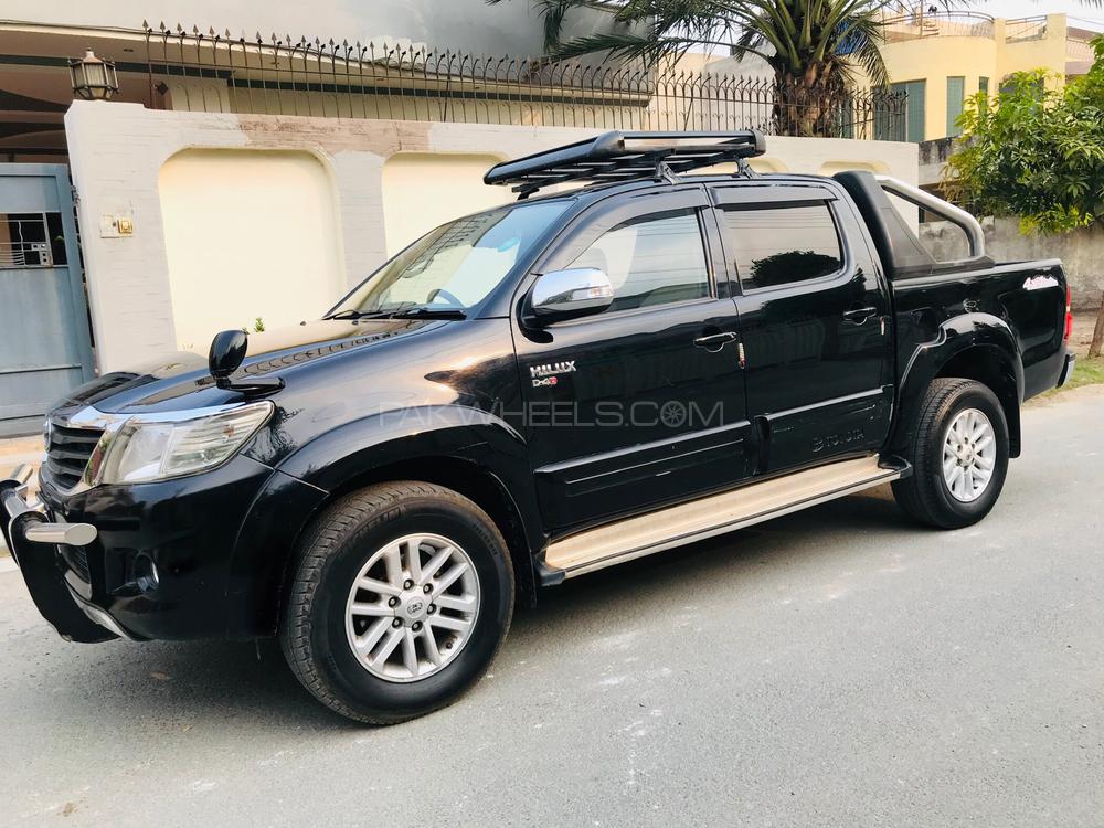 Toyota Hilux 2016 for Sale in Lahore Toyota Hilux 2016 for Sale in Lahore Image-7