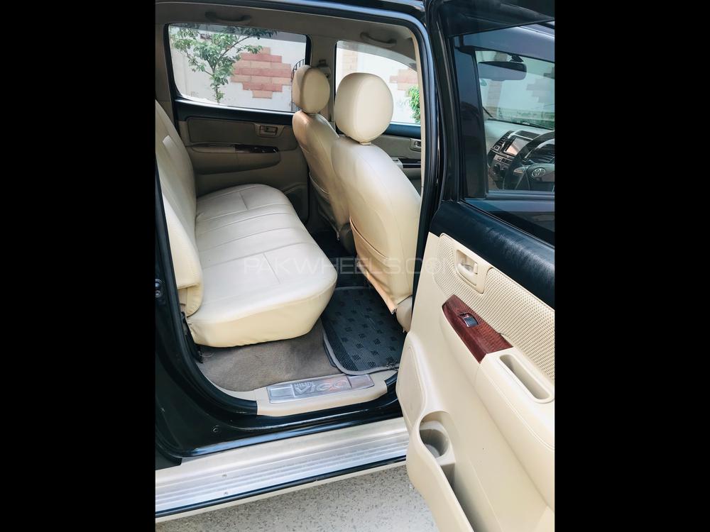 Toyota Hilux 2016 for Sale in Lahore Toyota Hilux 2016 for Sale in Lahore Image-11