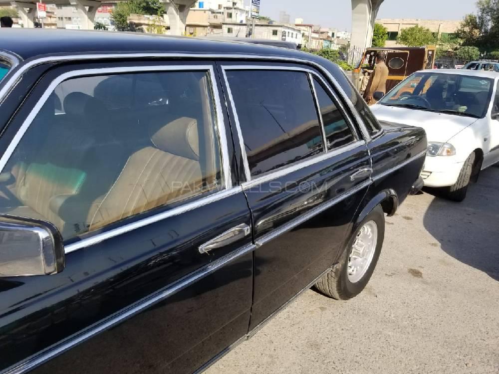 Mercedes Benz 200 D 1982 for Sale in Swabi Mercedes Benz 200 D 1982 for Sale in Swabi Image-17