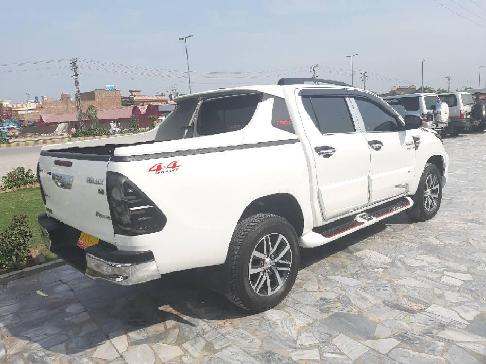 Toyota Hilux 2019 for Sale in Peshawar Toyota Hilux 2019 for Sale in Peshawar Image-7