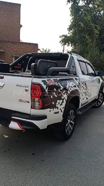 Toyota Hilux 2017 for Sale in Lahore Toyota Hilux 2017 for Sale in Lahore Image-3