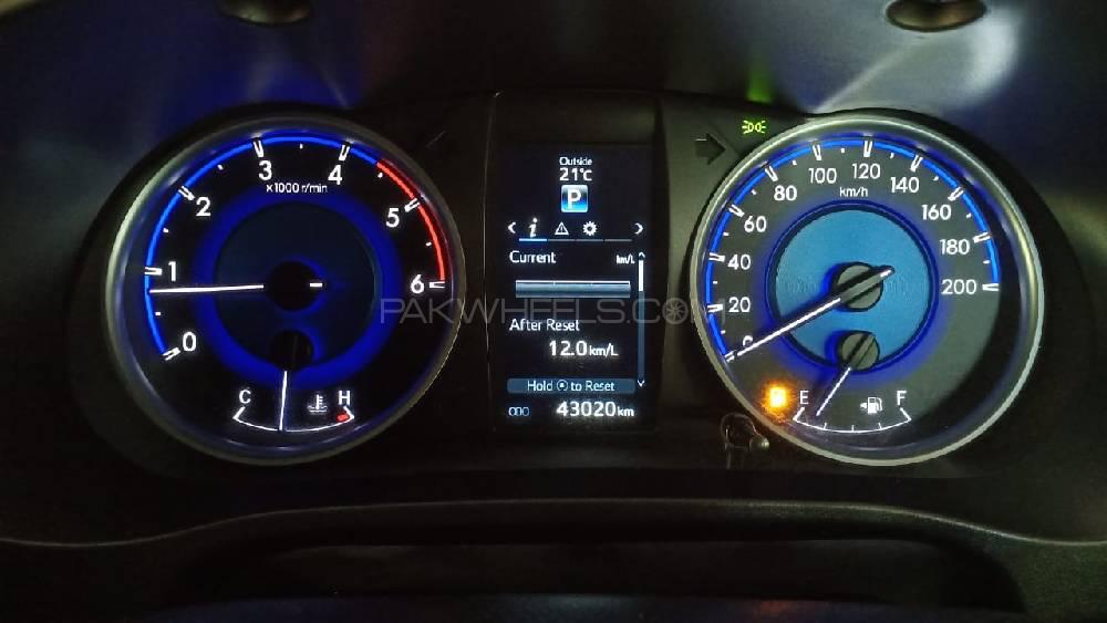 Toyota Hilux 2017 for Sale in Lahore Toyota Hilux 2017 for Sale in Lahore Image-7