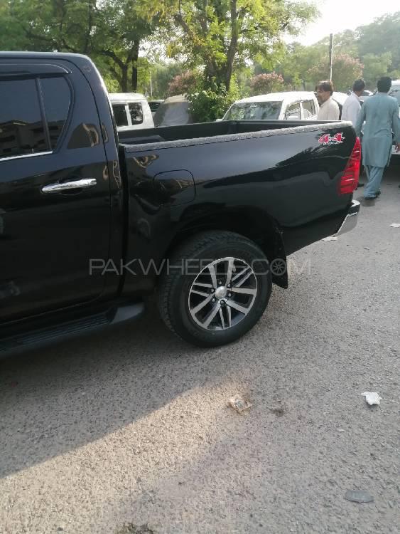 Toyota Hilux 2019 for Sale in Islamabad Image-1