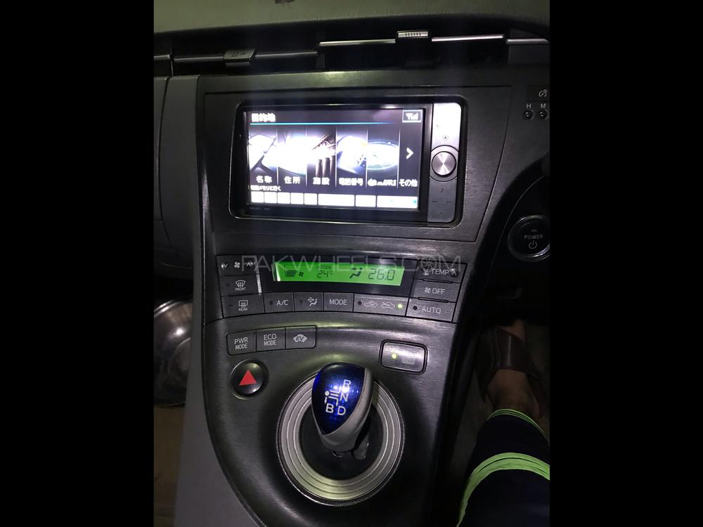 Toyota Prius 2011 for Sale in Lahore Toyota Prius 2011 for Sale in Lahore Image-13