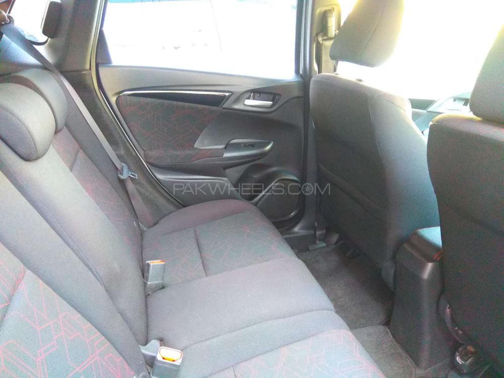 Honda Fit 2016 for Sale in Lahore Honda Fit 2016 for Sale in Lahore Image-8
