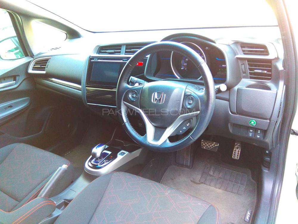 Honda Fit 2016 for Sale in Lahore Honda Fit 2016 for Sale in Lahore Image-9
