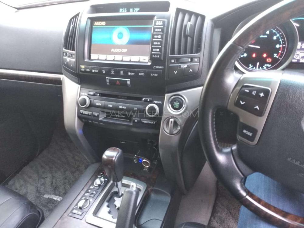 Toyota Land Cruiser 2011 for Sale in Lahore Toyota Land Cruiser 2011 for Sale in Lahore Image-6