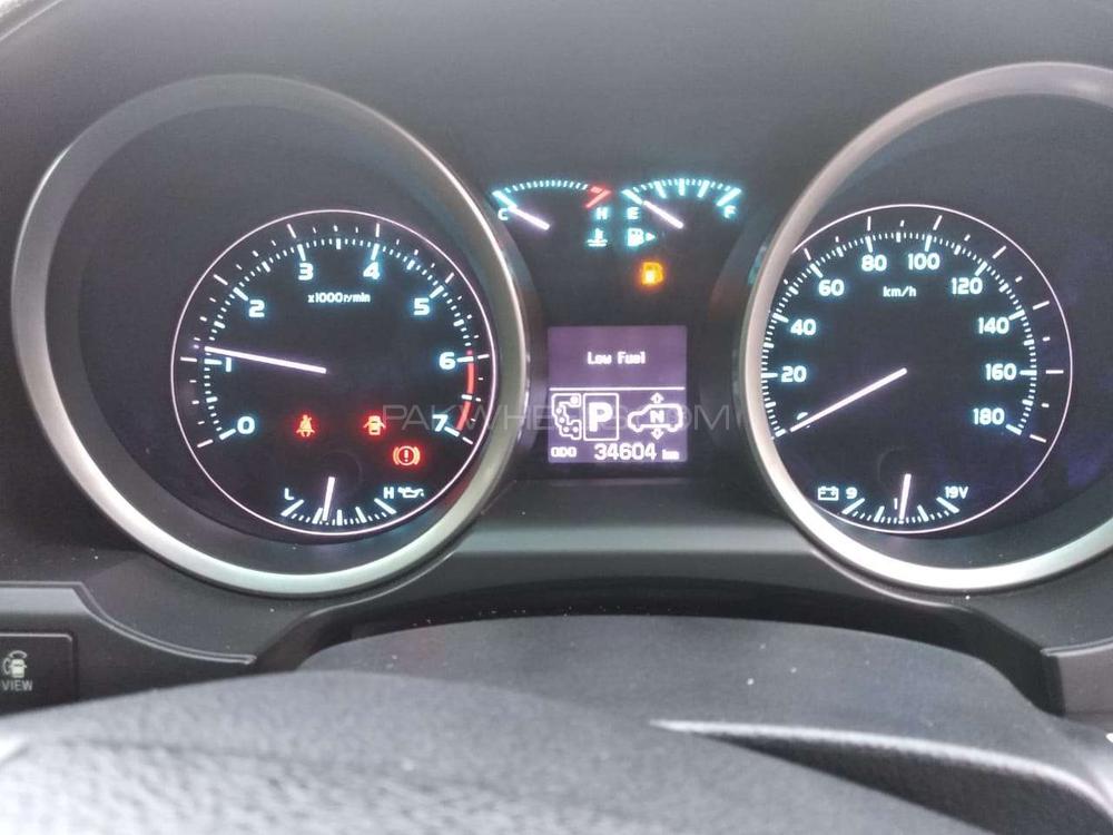 Toyota Land Cruiser 2011 for Sale in Lahore Toyota Land Cruiser 2011 for Sale in Lahore Image-9