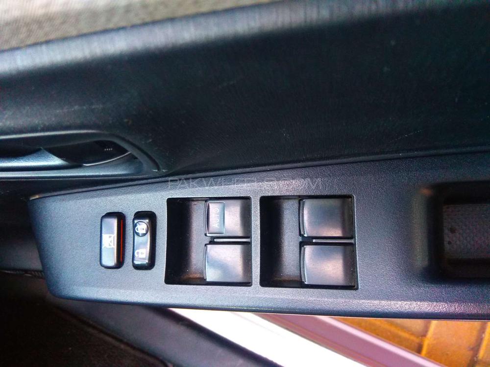 Toyota Vitz 2011 for Sale in Lahore Toyota Vitz 2011 for Sale in Lahore Image-11