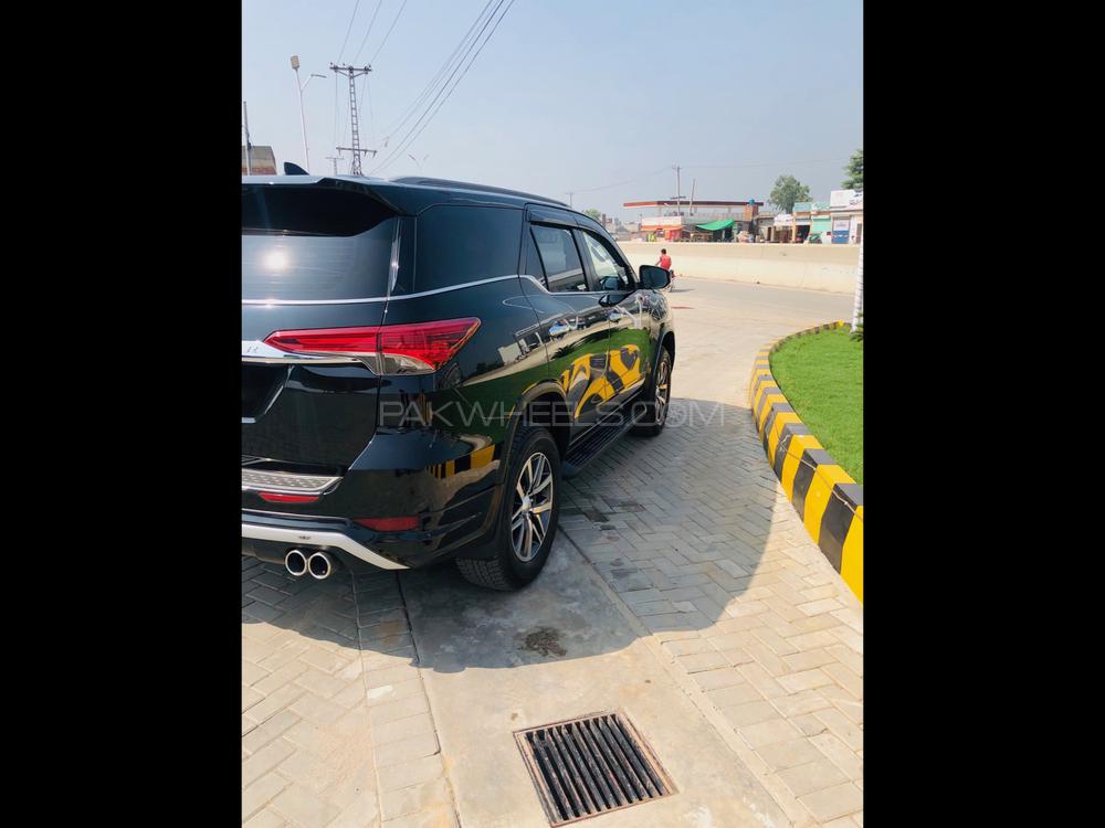 ٹویوٹا فورچیونر 2018 for Sale in سیالکوٹ ٹویوٹا فورچیونر 2018 for Sale in سیالکوٹ Image-6