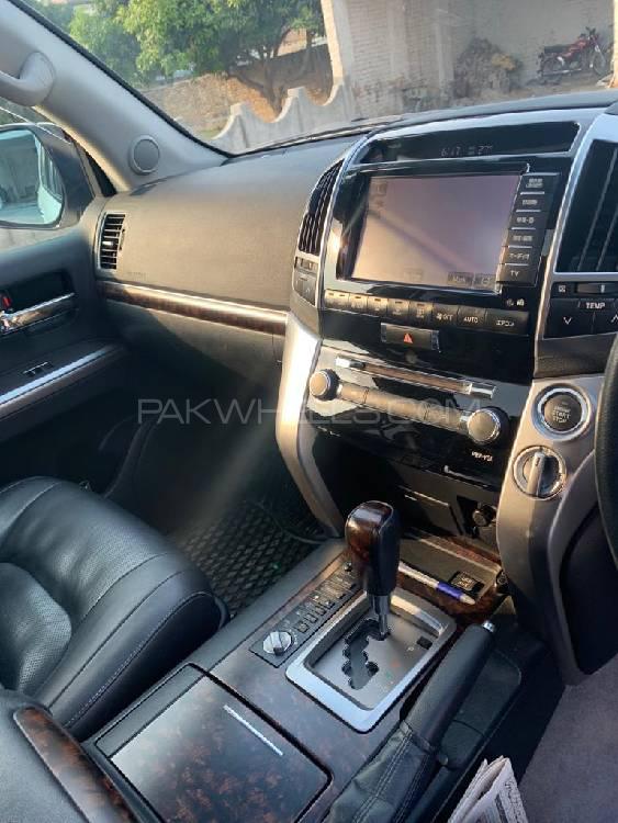 Toyota Land Cruiser 2012 for Sale in Taxila Toyota Land Cruiser 2012 for Sale in Taxila Image-8