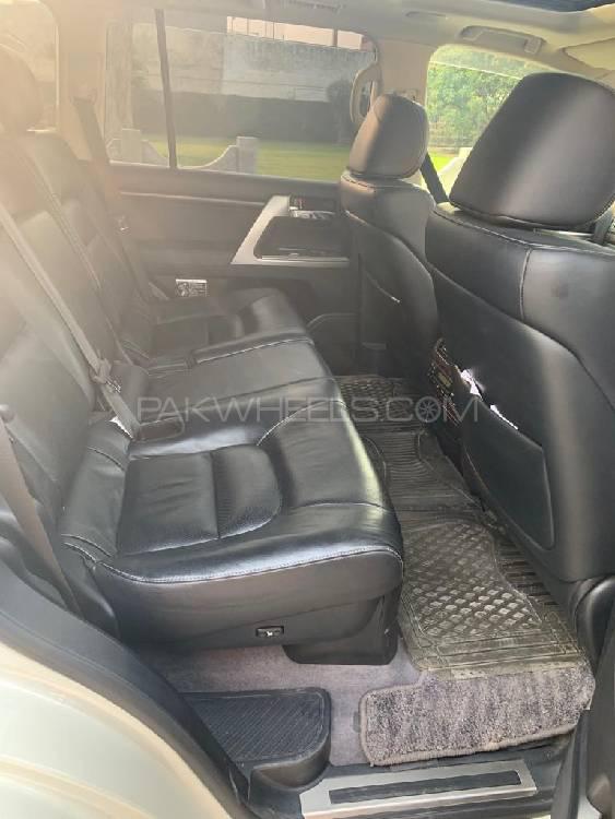 Toyota Land Cruiser 2012 for Sale in Taxila Toyota Land Cruiser 2012 for Sale in Taxila Image-10