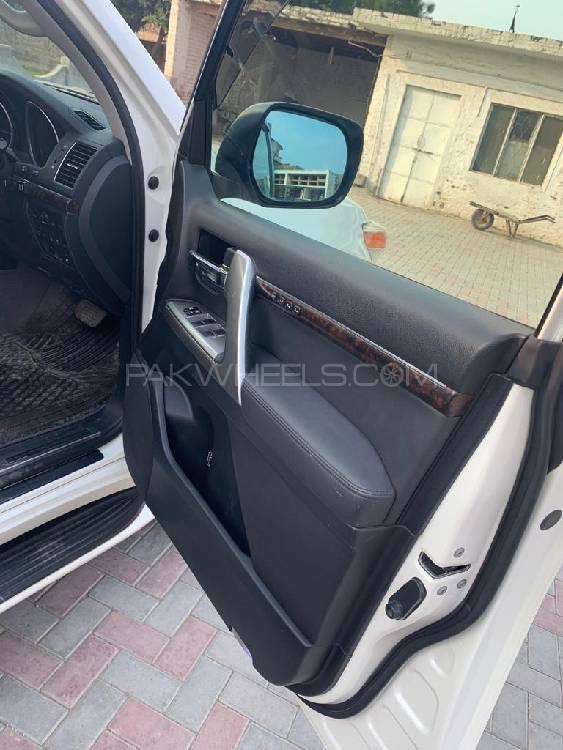 Toyota Land Cruiser 2012 for Sale in Taxila Toyota Land Cruiser 2012 for Sale in Taxila Image-11