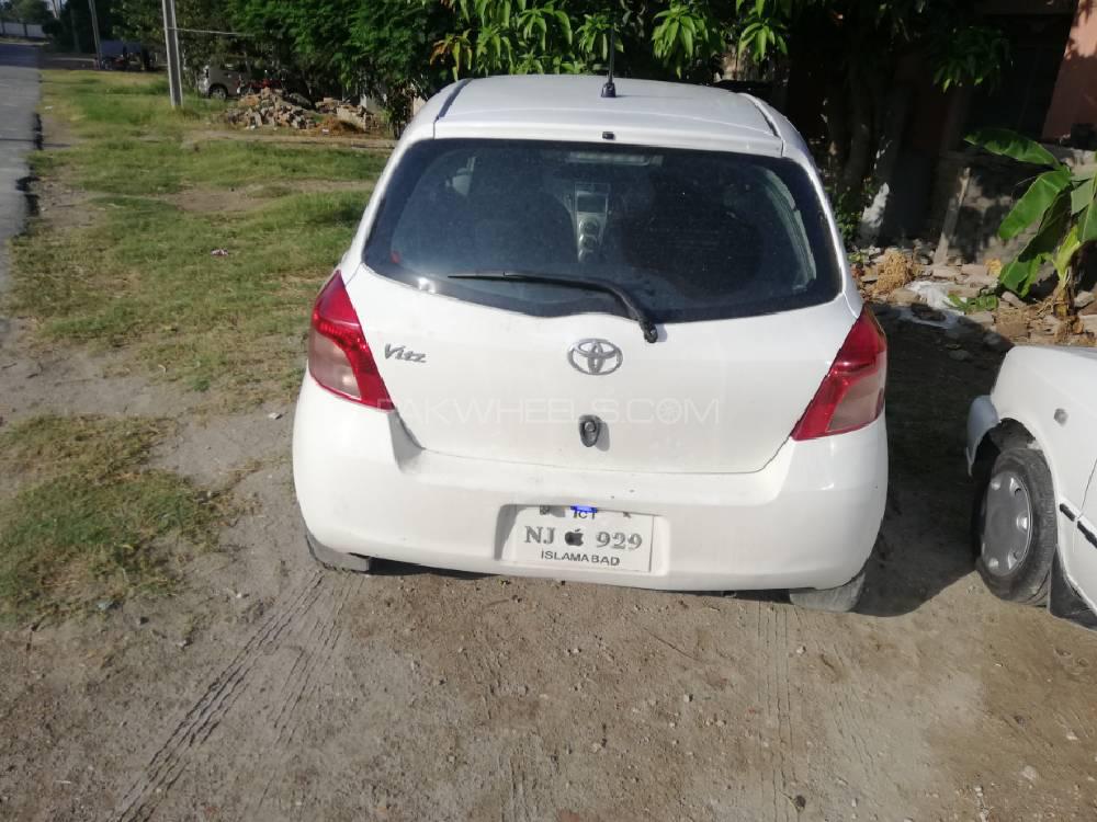 Toyota Vitz 2005 for Sale in Chashma Image-1
