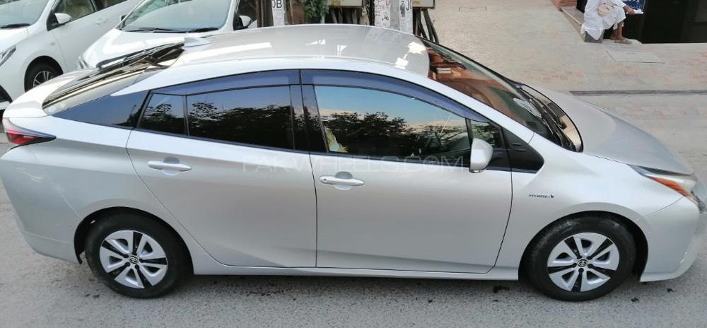 Toyota Prius 2016 for Sale in Lahore Toyota Prius 2016 for Sale in Lahore Image-3