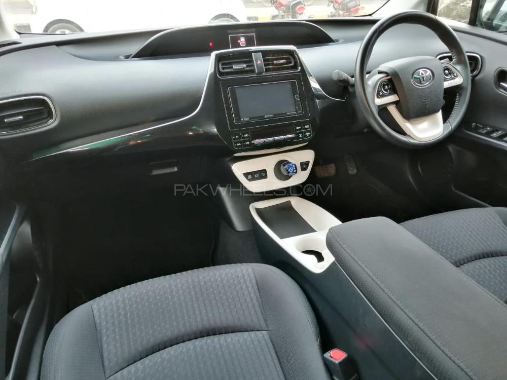 Toyota Prius 2016 for Sale in Lahore Toyota Prius 2016 for Sale in Lahore Image-6