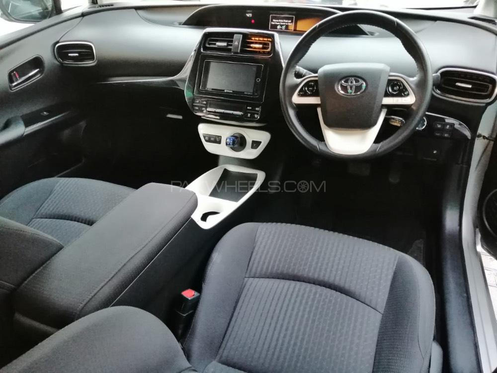 Toyota Prius 2016 for Sale in Lahore Toyota Prius 2016 for Sale in Lahore Image-7