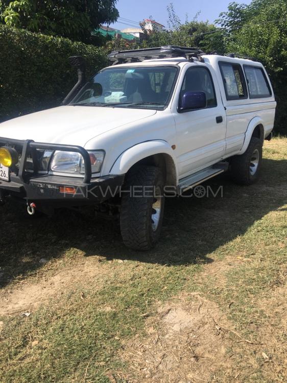 Toyota Hilux 2004 for Sale in Taxila Toyota Hilux 2004 for Sale in Taxila Image-3