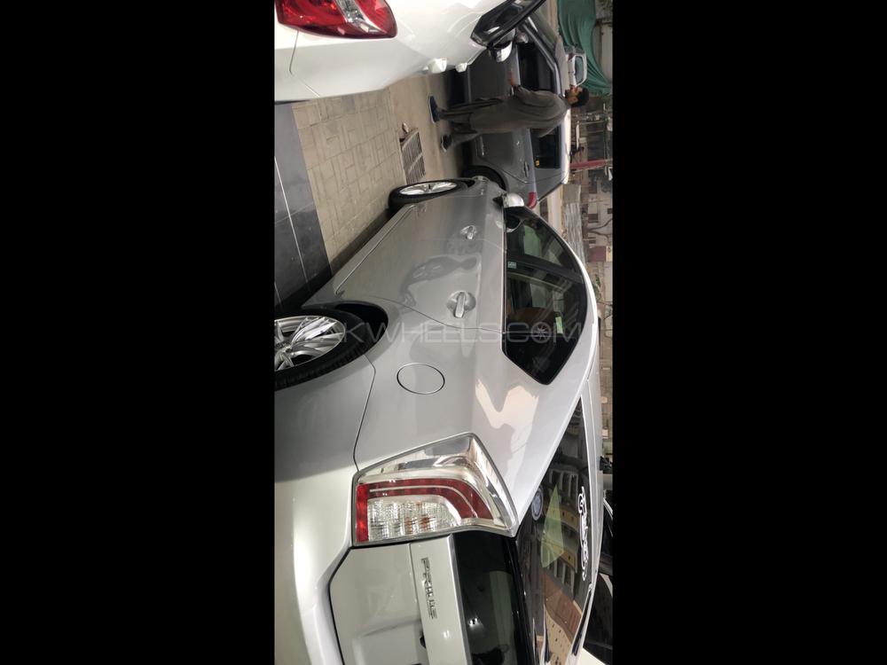 Toyota Prius 2014 for Sale in Karachi Toyota Prius 2014 for Sale in Karachi Image-6