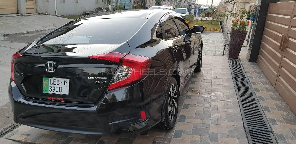Honda Civic 2017 for Sale in Sialkot Honda Civic 2017 for Sale in Sialkot Image-4
