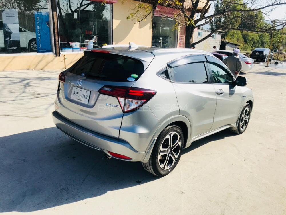 Honda Vezel 2015 for Sale in Abbottabad Honda Vezel 2015 for Sale in Abbottabad Image-3
