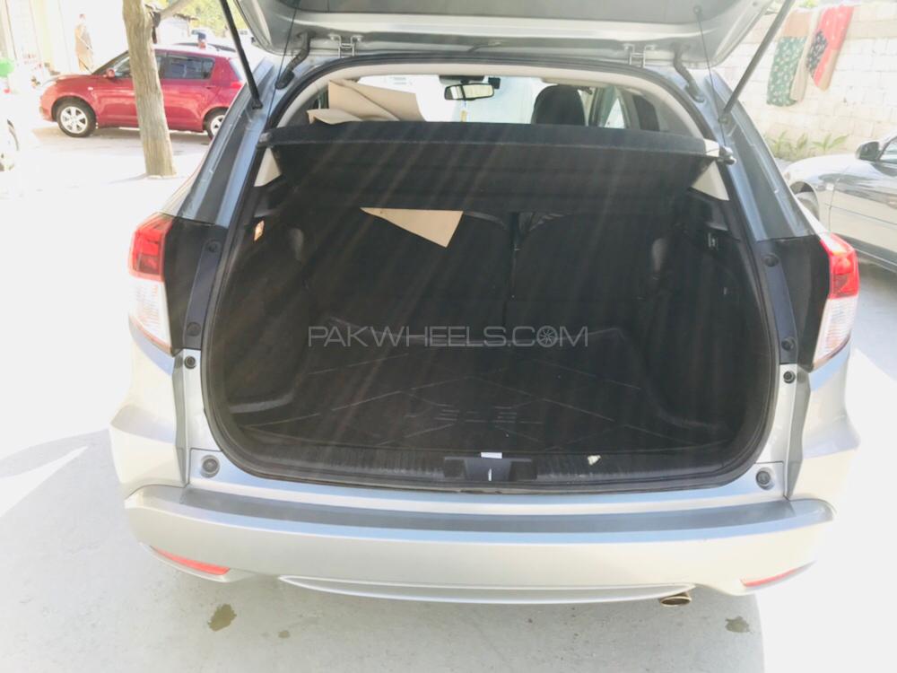 Honda Vezel 2015 for Sale in Abbottabad Honda Vezel 2015 for Sale in Abbottabad Image-4