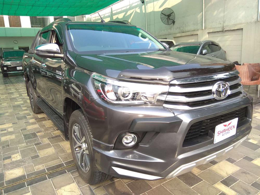 Toyota Hilux 2018 for Sale in Lahore Toyota Hilux 2018 for Sale in Lahore Image-3