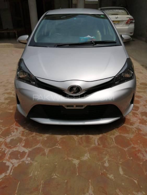 Toyota Vitz 2015 for Sale in D.G.Khan Image-1