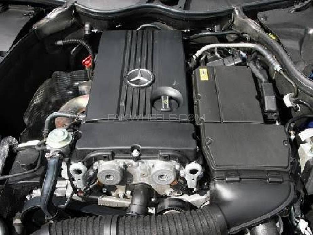 Mercedes Benz W271  Engine with Gear Image-1