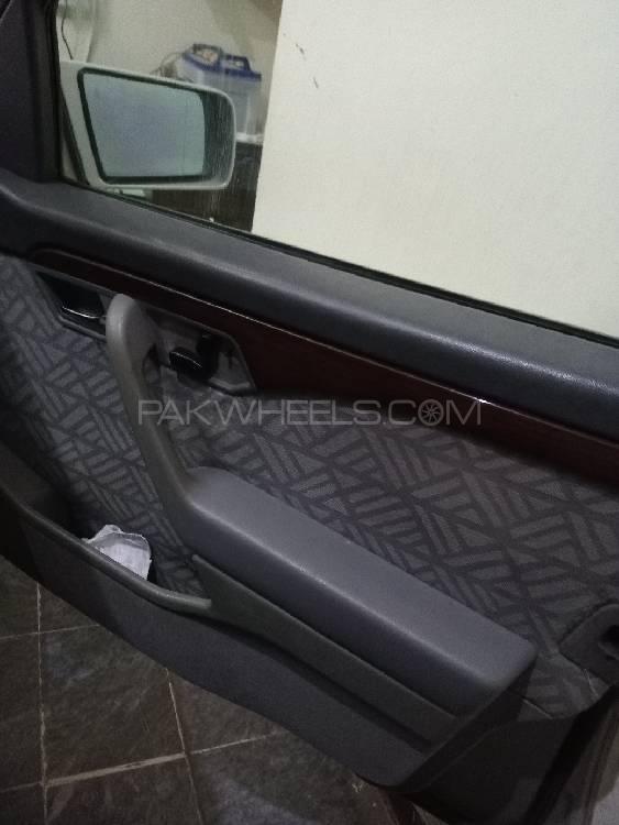 Mercedes Benz C Class 1994 for Sale in Peshawar Mercedes Benz C Class 1994 for Sale in Peshawar Image-4